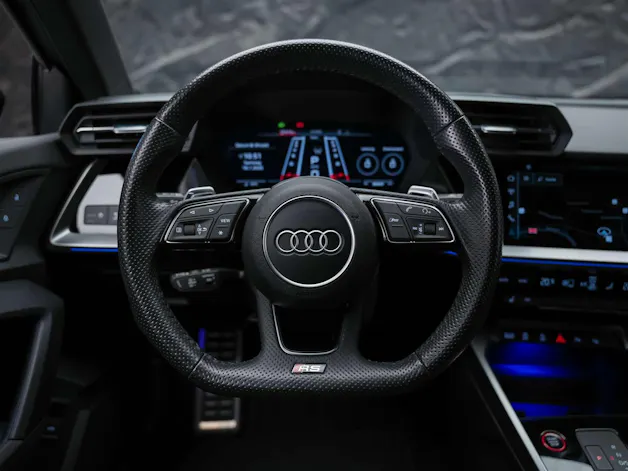 AUDI RS3 Limousine 2.5 TSI quattro S-tronic *Massage*Matrix LED*Ambientebeleuchtung*