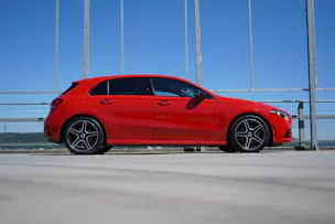 MERCEDES-BENZ A 200 d AMG LINE NIGHT 8G-DCT l 150 PS