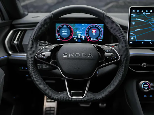 SKODA Kodiaq 2.0 TDI Sportline 4x4 *Werksgarantie*Matrix LED*AHK*