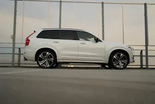 VOLVO XC90 B5 DIESEL MILD HYBRID AWD R-DESIGN GEARTRONIC l 235 PS