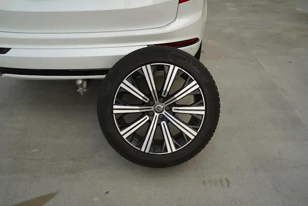 VOLVO XC90 B5 DIESEL MILD HYBRID AWD R-DESIGN GEARTRONIC l 235 PS