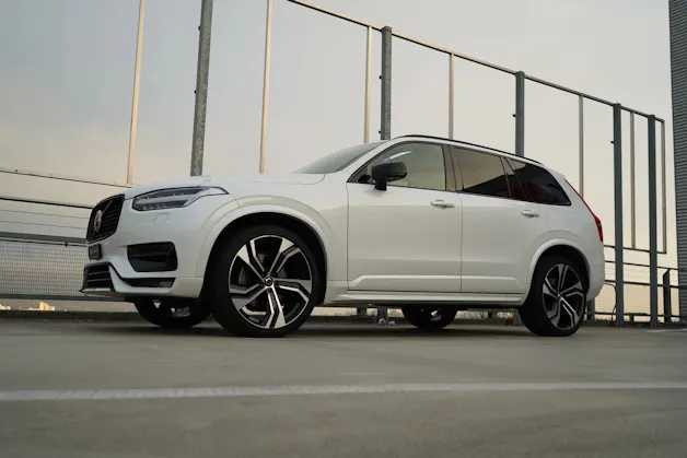 VOLVO XC90 B5 DIESEL MILD HYBRID AWD R-DESIGN GEARTRONIC l 235 PS
