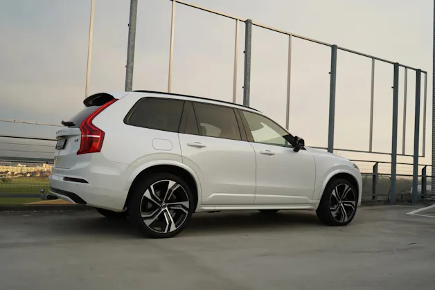VOLVO XC90 B5 DIESEL MILD HYBRID AWD R-DESIGN GEARTRONIC l 235 PS