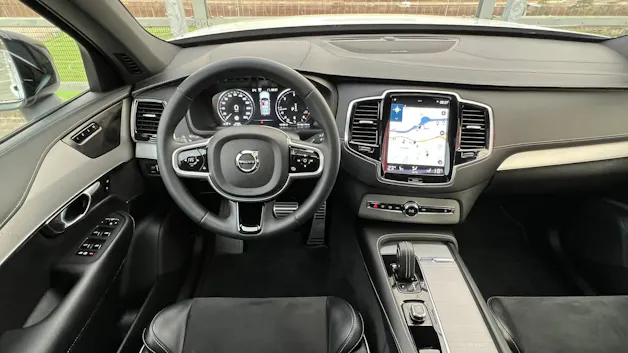 VOLVO XC90 B5 DIESEL MILD HYBRID AWD R-DESIGN GEARTRONIC l 235 PS
