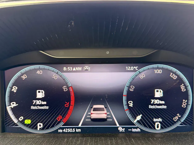 SKODA Fabia 1.0 TSI DSG STYLE *** PANORAMAGLASDACH & ANHÄNGEKUPPLUNG ***