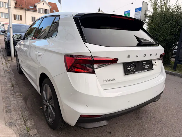 SKODA Fabia 1.0 TSI DSG STYLE *** PANORAMAGLASDACH & ANHÄNGEKUPPLUNG ***