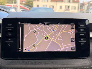SKODA Fabia 1.0 TSI DSG STYLE *** PANORAMAGLASDACH & ANHÄNGEKUPPLUNG ***