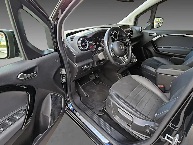 MERCEDES-BENZ T 180 d Style