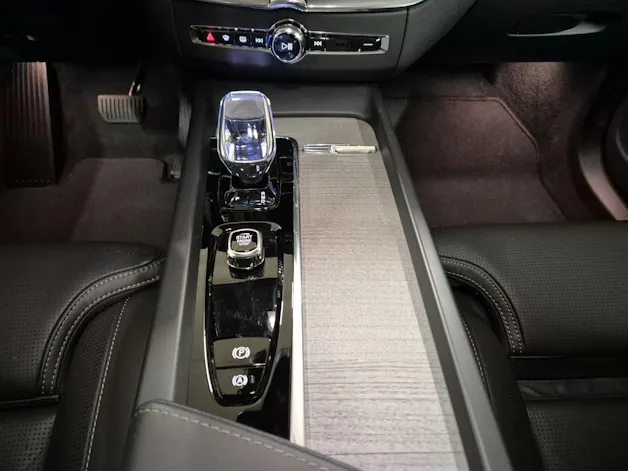 VOLVO XC60 2.0 T6 TE Ultra Dark eAWD