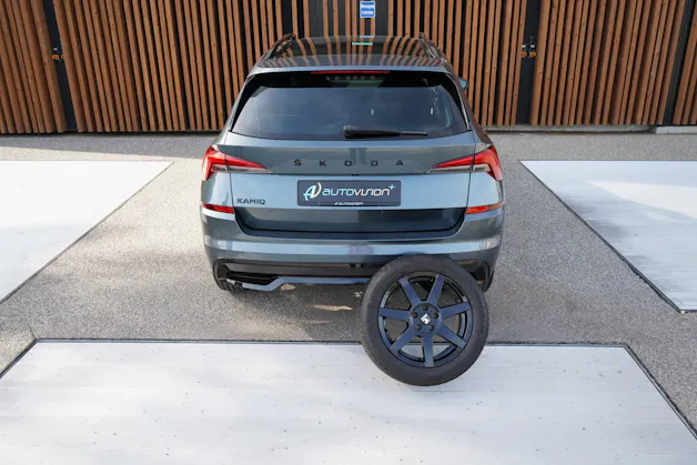 SKODA KAMIQ 1.0 TSI MONTE CARLO BLACK DSG l 110 PS