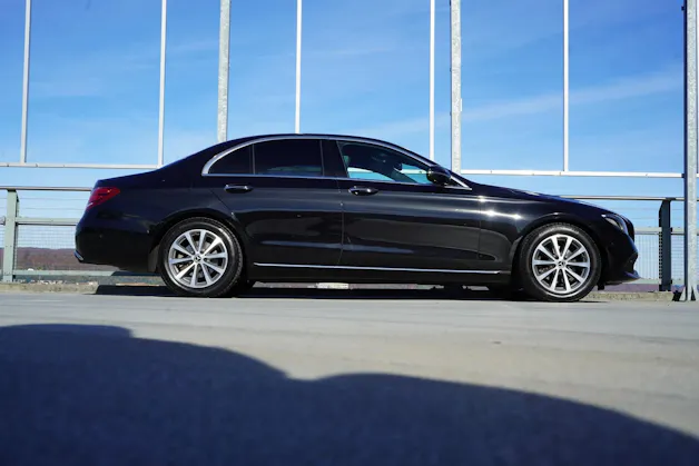 MERCEDES-BENZ E 200 AVANTGARDE 9G-TRONIC l 184 PS