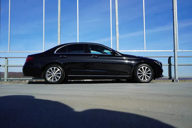 MERCEDES-BENZ E 200 AVANTGARDE 9G-TRONIC l 184 PS