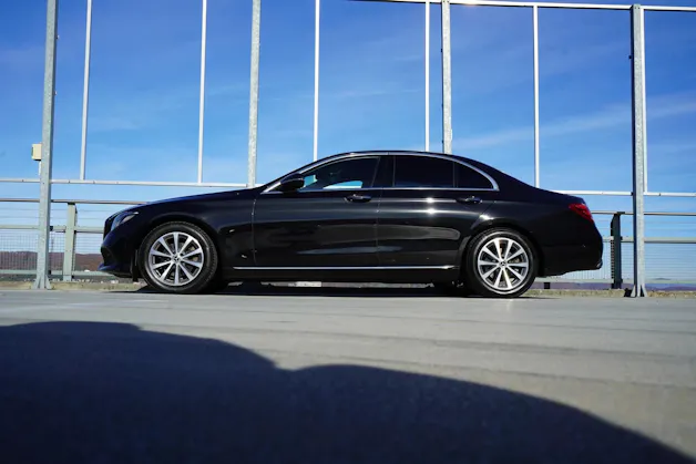 MERCEDES-BENZ E 200 AVANTGARDE 9G-TRONIC l 184 PS
