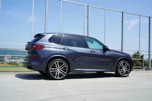 BMW X5 XDRIVE M50d STEPTRONIC PLUS BLACK l 400 PS