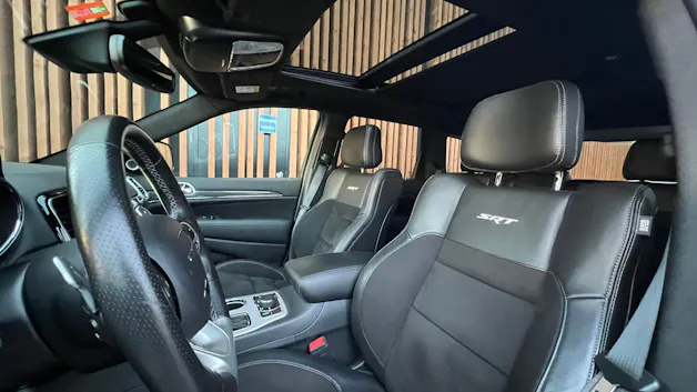 JEEP GRAND CHEROKEE 6.4 V8 HEMI BLACK SRT8 AUTOMATIC l 468 PS