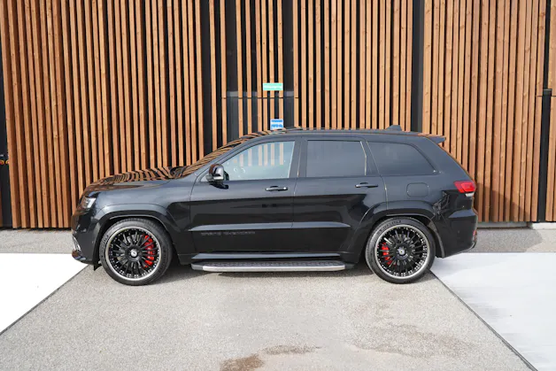 JEEP GRAND CHEROKEE 6.4 V8 HEMI BLACK SRT8 AUTOMATIC l 468 PS
