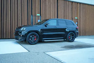 JEEP GRAND CHEROKEE 6.4 V8 HEMI BLACK SRT8 AUTOMATIC l 468 PS