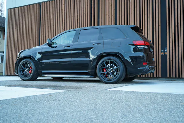 JEEP GRAND CHEROKEE 6.4 V8 HEMI BLACK SRT8 AUTOMATIC l 468 PS