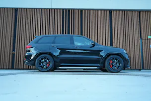 JEEP GRAND CHEROKEE 6.4 V8 HEMI BLACK SRT8 AUTOMATIC l 468 PS