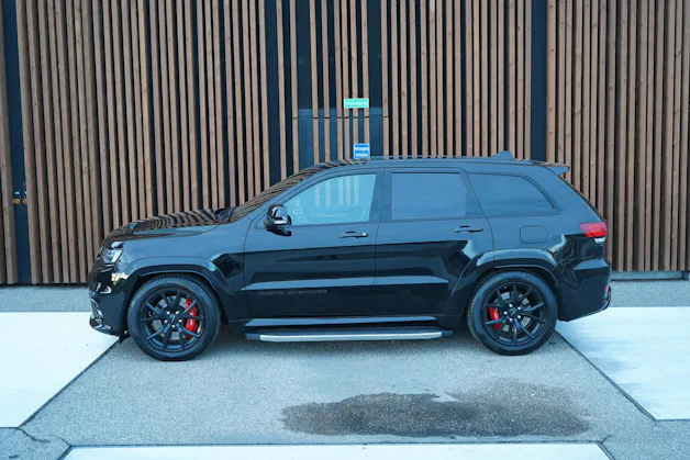 JEEP GRAND CHEROKEE 6.4 V8 HEMI BLACK SRT8 AUTOMATIC l 468 PS