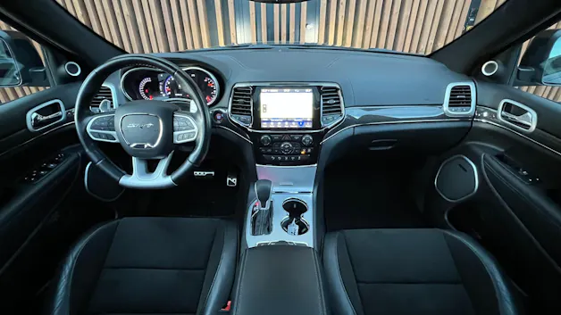 JEEP GRAND CHEROKEE 6.4 V8 HEMI BLACK SRT8 AUTOMATIC l 468 PS