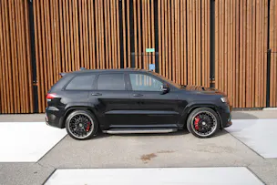 JEEP GRAND CHEROKEE 6.4 V8 HEMI BLACK SRT8 AUTOMATIC l 468 PS