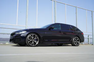 BMW 540d xDRIVE 48V TOURING M SPORT BLACK STEPTRONIC l 340 PS