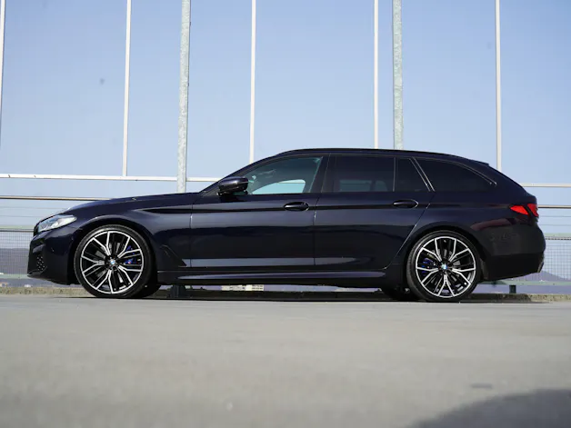 BMW 540d xDRIVE 48V TOURING M SPORT BLACK STEPTRONIC l 340 PS