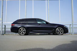 BMW 540d xDRIVE 48V TOURING M SPORT BLACK STEPTRONIC l 340 PS