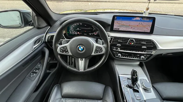 BMW 540d xDRIVE 48V TOURING M SPORT BLACK STEPTRONIC l 340 PS