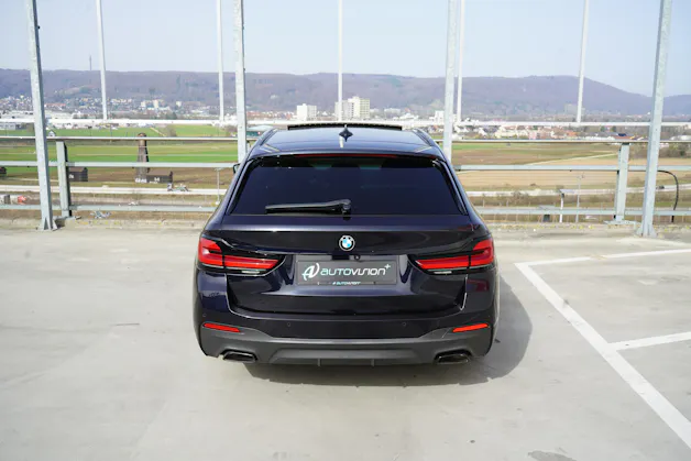 BMW 540d xDRIVE 48V TOURING M SPORT BLACK STEPTRONIC l 340 PS