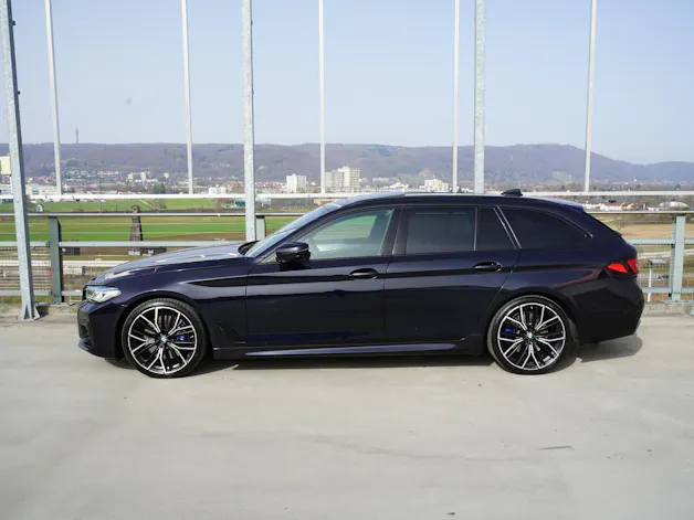 BMW 540d xDRIVE 48V TOURING M SPORT BLACK STEPTRONIC l 340 PS