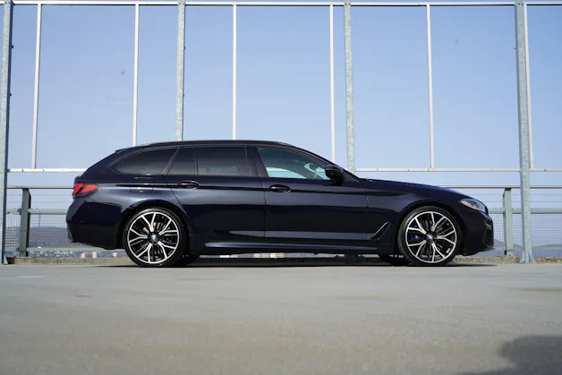 BMW 540d xDRIVE 48V TOURING M SPORT BLACK STEPTRONIC l 340 PS
