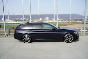 BMW 540d xDRIVE 48V TOURING M SPORT BLACK STEPTRONIC l 340 PS