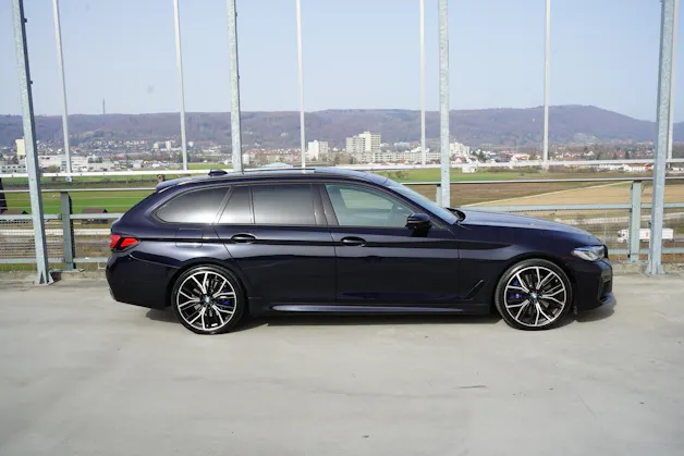 BMW 540d xDRIVE 48V TOURING M SPORT BLACK STEPTRONIC l 340 PS