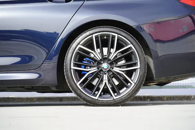 BMW 540d xDRIVE 48V TOURING M SPORT BLACK STEPTRONIC l 340 PS