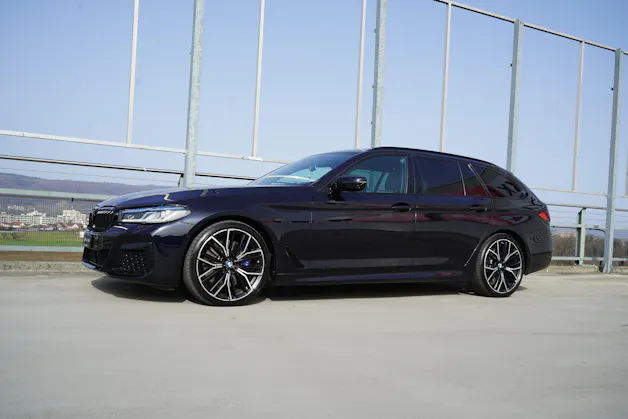 BMW 540d xDRIVE 48V TOURING M SPORT BLACK STEPTRONIC l 340 PS