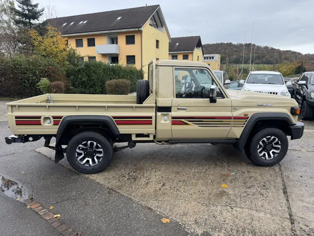 Toyota GRJ79 Single Cab Luxury Plus 4.0 V6