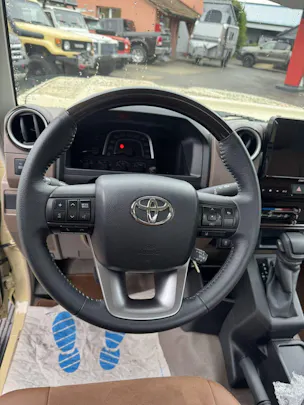 Toyota GRJ79 Single Cab Luxury Plus 4.0 V6