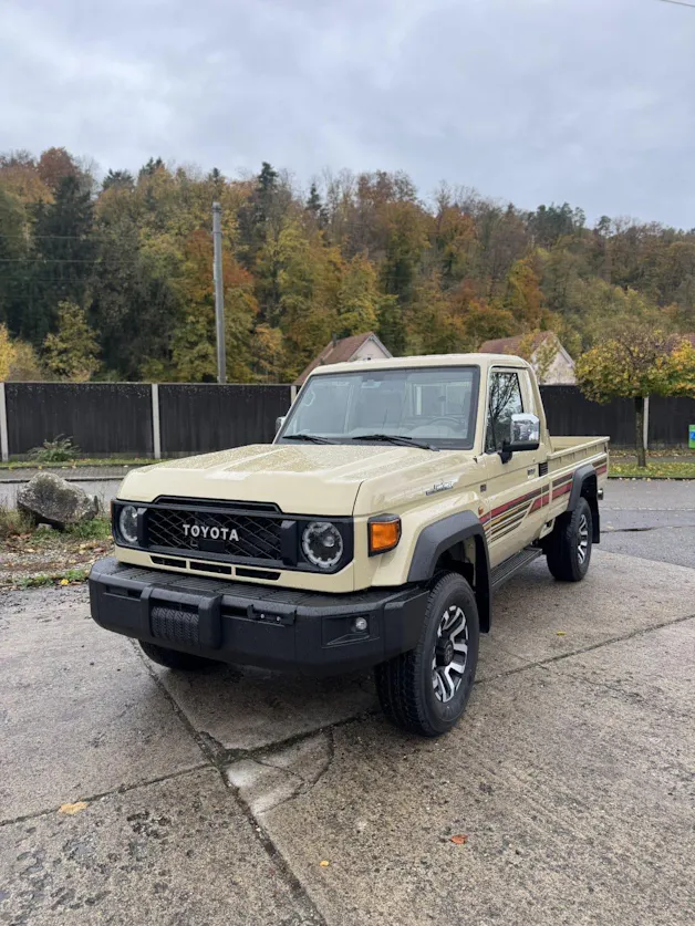 Toyota GRJ79 Single Cab Luxury Plus 4.0 V6