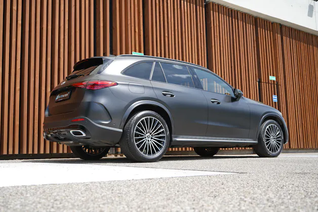 MERCEDES-BENZ GLC 300 d 4MATIC AMG LINE BLACK 9G-TRONIC l 269 PS