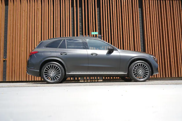 MERCEDES-BENZ GLC 300 d 4MATIC AMG LINE BLACK 9G-TRONIC l 269 PS