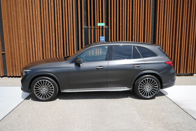 MERCEDES-BENZ GLC 300 d 4MATIC AMG LINE BLACK 9G-TRONIC l 269 PS