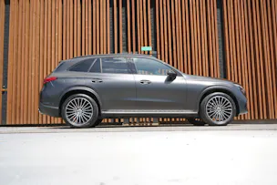 MERCEDES-BENZ GLC 300 d 4MATIC AMG LINE BLACK 9G-TRONIC l 269 PS