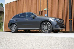 MERCEDES-BENZ GLC 300 d 4MATIC AMG LINE BLACK 9G-TRONIC l 269 PS