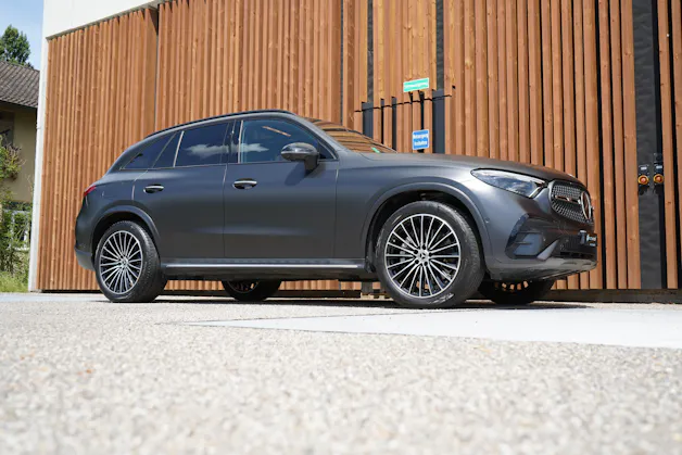 MERCEDES-BENZ GLC 300 d 4MATIC AMG LINE BLACK 9G-TRONIC l 269 PS