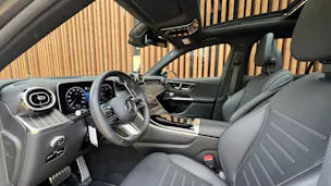 MERCEDES-BENZ GLC 300 d 4MATIC AMG LINE BLACK 9G-TRONIC l 269 PS