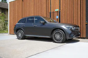 MERCEDES-BENZ GLC 300 d 4MATIC AMG LINE BLACK 9G-TRONIC l 269 PS