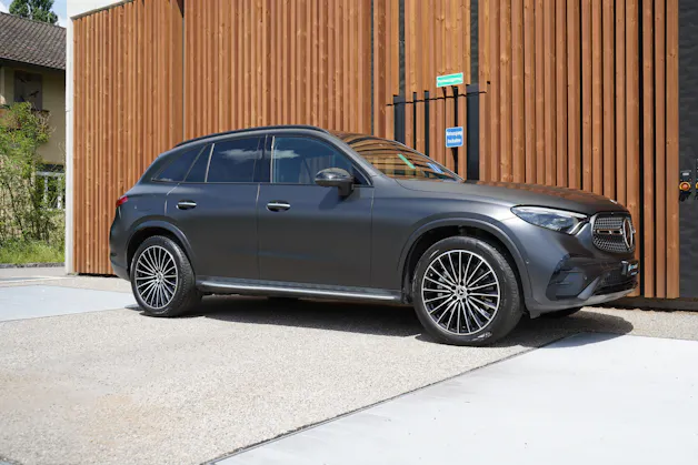MERCEDES-BENZ GLC 300 d 4MATIC AMG LINE BLACK 9G-TRONIC l 269 PS