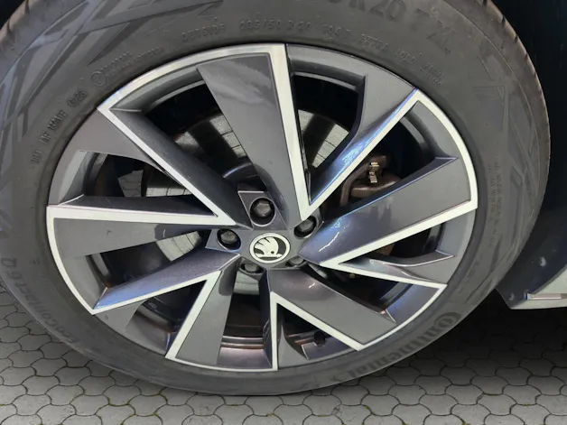 SKODA Enyaq iV 80x SportLine